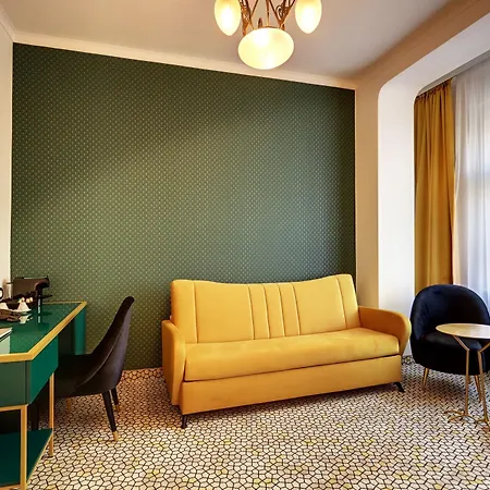 Art Deco Wolker By Astoria & Medical 卡罗维发利