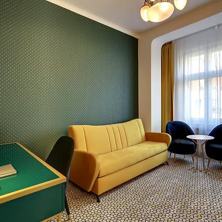 Art Deco Wolker By Astoria & Medical 卡罗维发利
